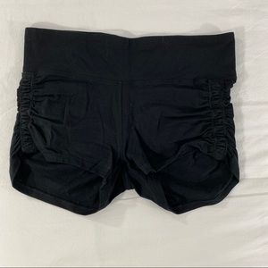 Aritzia ruched hot yoga shorts